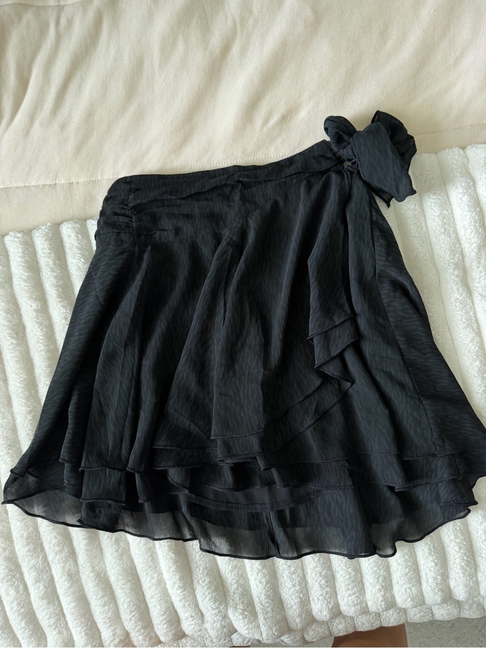 Aerie Black Ruffled Women's Skirt with Bow Accent